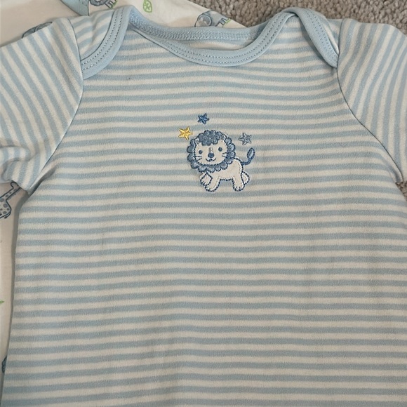 LittleMe 2pc Nightgown Lion Zoo Animal Print Strips Size 0-3mon - Picture 3 of 5